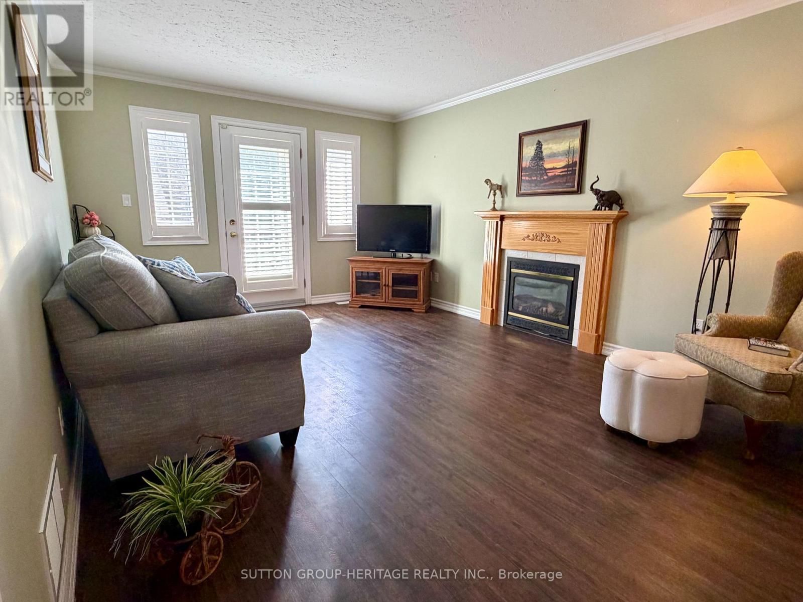 5 Susan Court, Kawartha Lakes (Lindsay), Ontario  K9H 4H1 - Photo 8 - X12954042