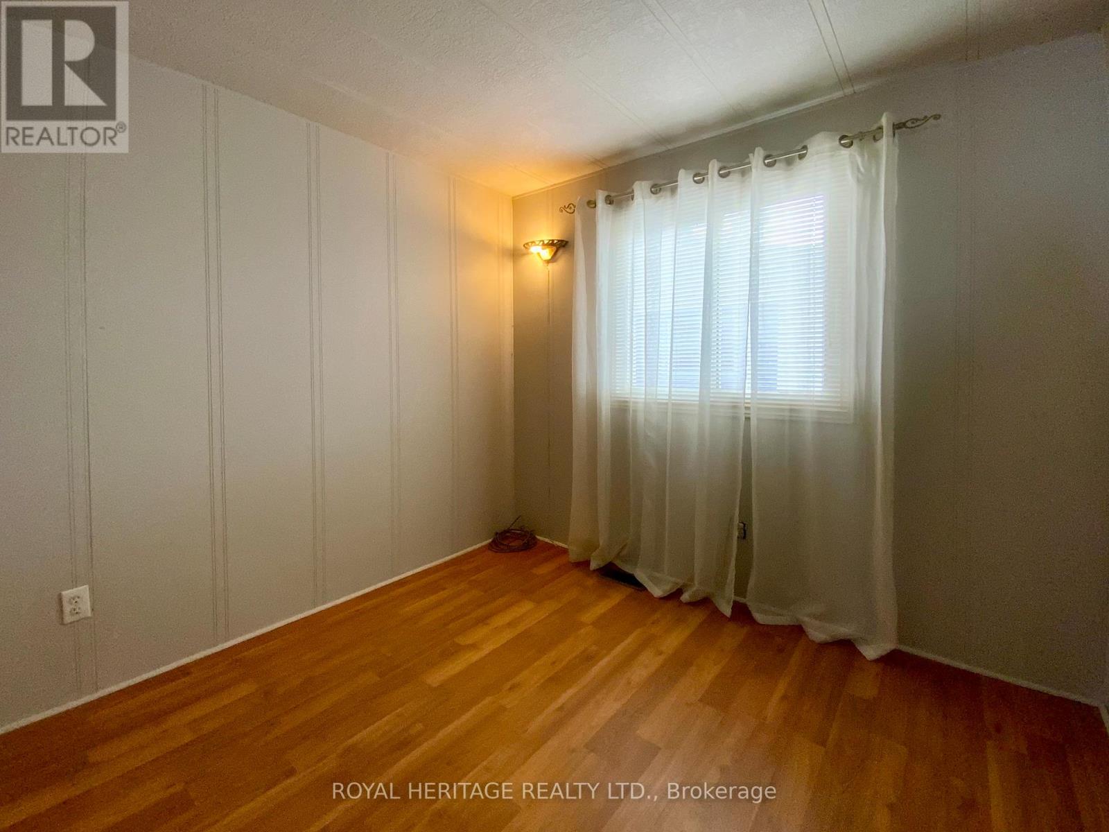 39 Circle Drive, Kawartha Lakes (Fenelon), Ontario  K9V 4R1 - Photo 23 - X12954534