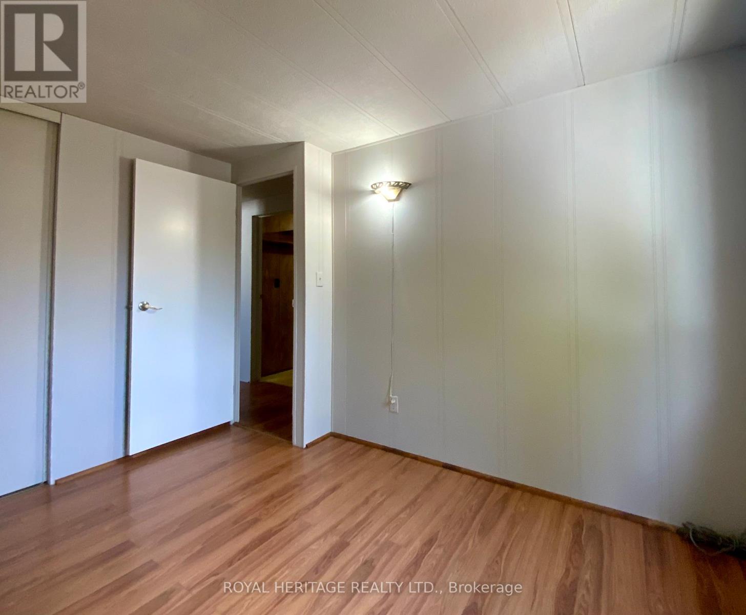 39 Circle Drive, Kawartha Lakes (Fenelon), Ontario  K9V 4R1 - Photo 24 - X12954534