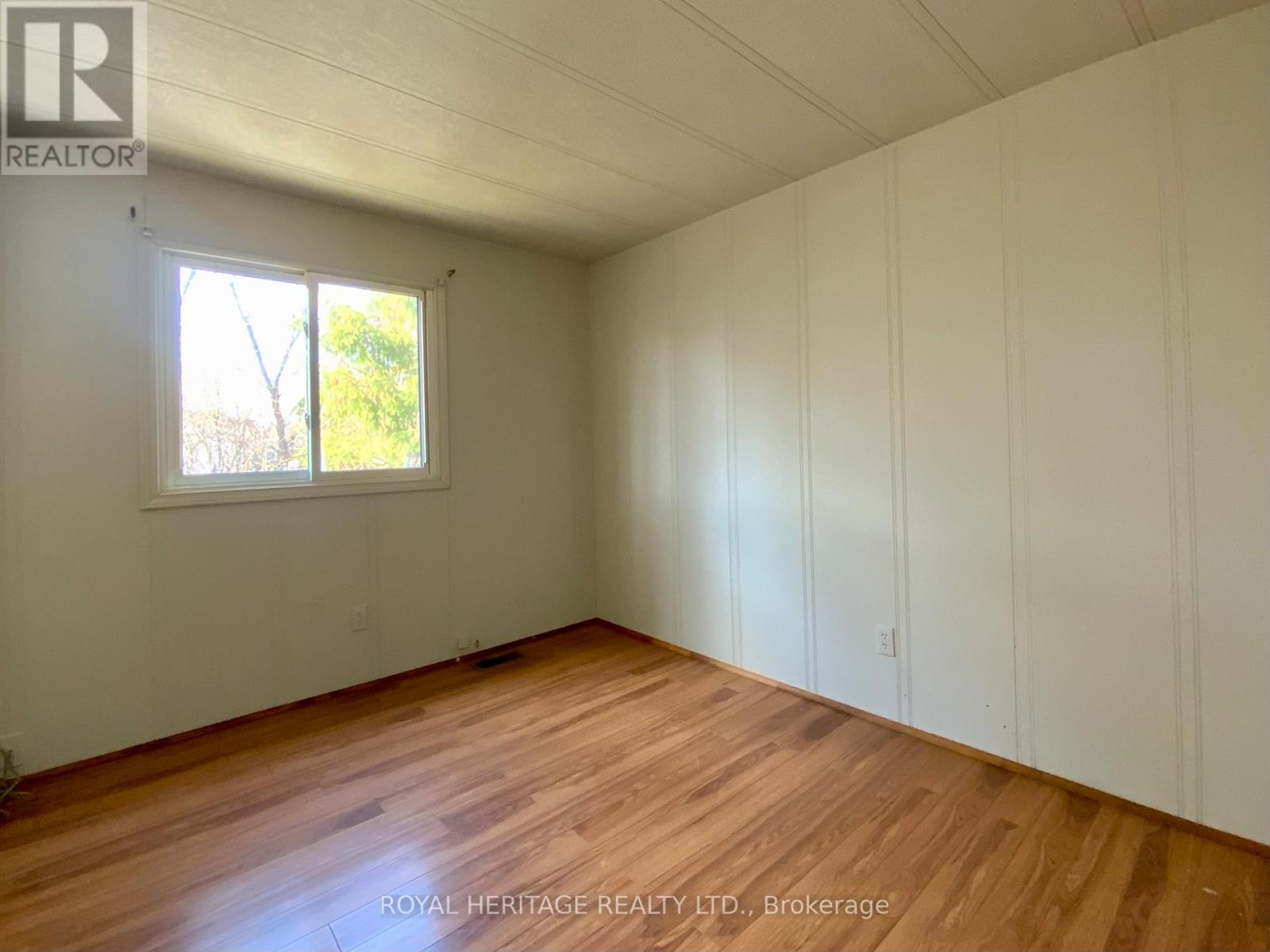 39 Circle Drive, Kawartha Lakes (Fenelon), Ontario  K9V 4R1 - Photo 25 - X12954534