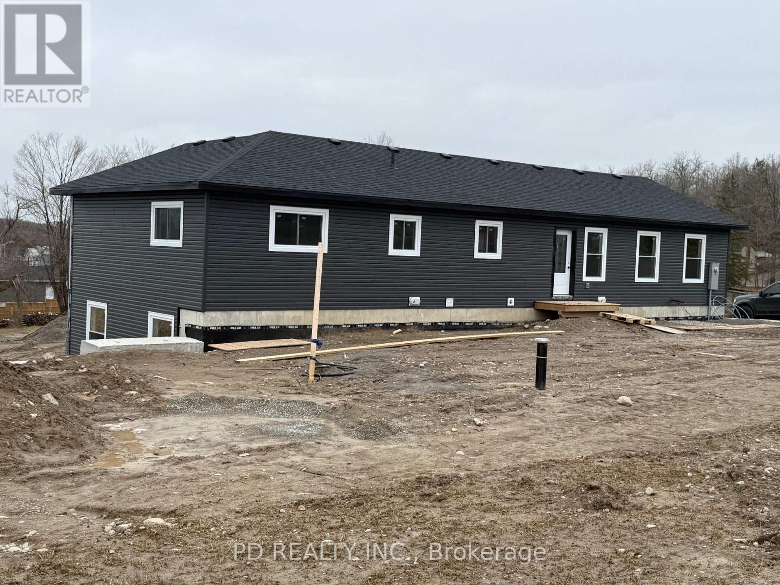 2467 Queen Mary Street, Cavan Monaghan (Cavan Twp), Ontario  L0A 1C0 - Photo 2 - X12954766