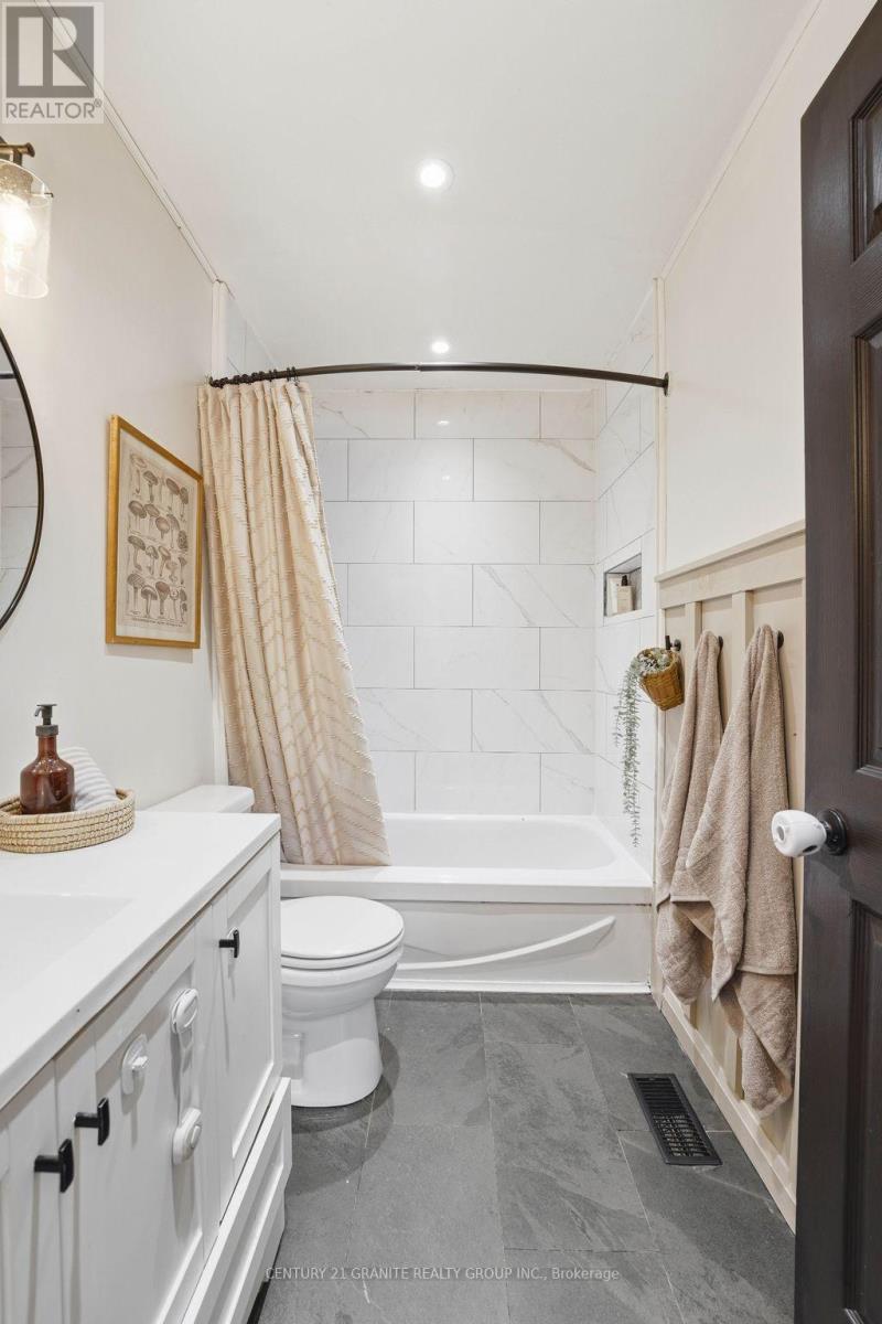 28 Pine Ridge Road, Bancroft (Dungannon Ward), Ontario  K0L 1C0 - Photo 18 - X12955170