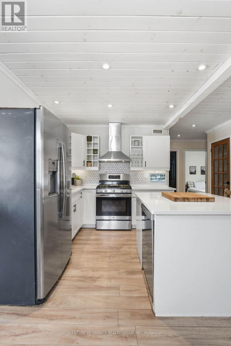 28 Pine Ridge Road, Bancroft (Dungannon Ward), Ontario  K0L 1C0 - Photo 5 - X12955170