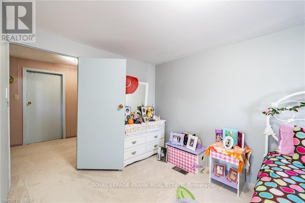 37 Sussex Street N, Kawartha Lakes (Lindsay), Ontario  K9V 4H6 - Photo 10 - X12957646