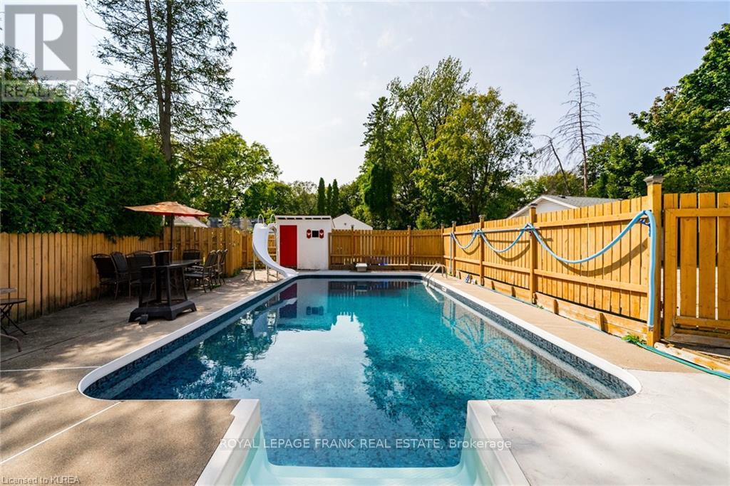 37 Sussex Street N, Kawartha Lakes (Lindsay), Ontario  K9V 4H6 - Photo 15 - X12957646