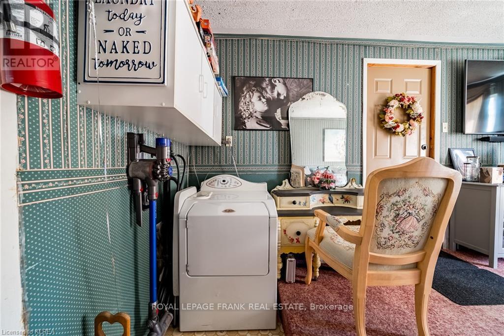 37 Sussex Street N, Kawartha Lakes (Lindsay), Ontario  K9V 4H6 - Photo 20 - X12957646