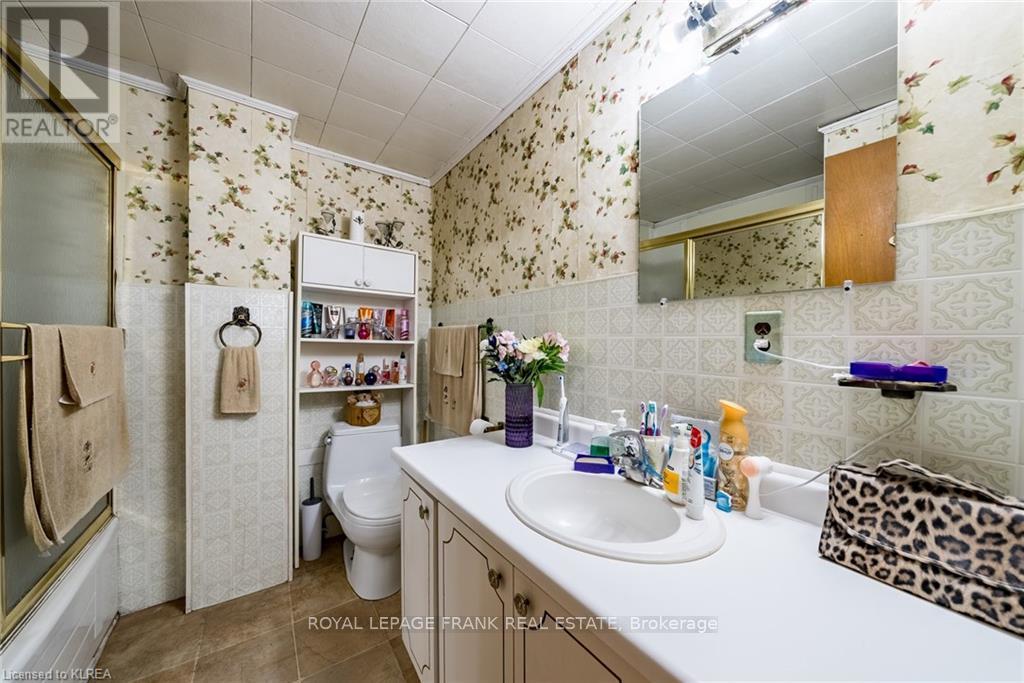 37 Sussex Street N, Kawartha Lakes (Lindsay), Ontario  K9V 4H6 - Photo 25 - X12957646