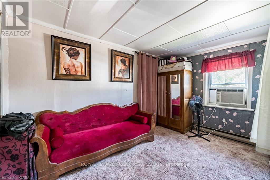 37 Sussex Street N, Kawartha Lakes (Lindsay), Ontario  K9V 4H6 - Photo 7 - X12957646