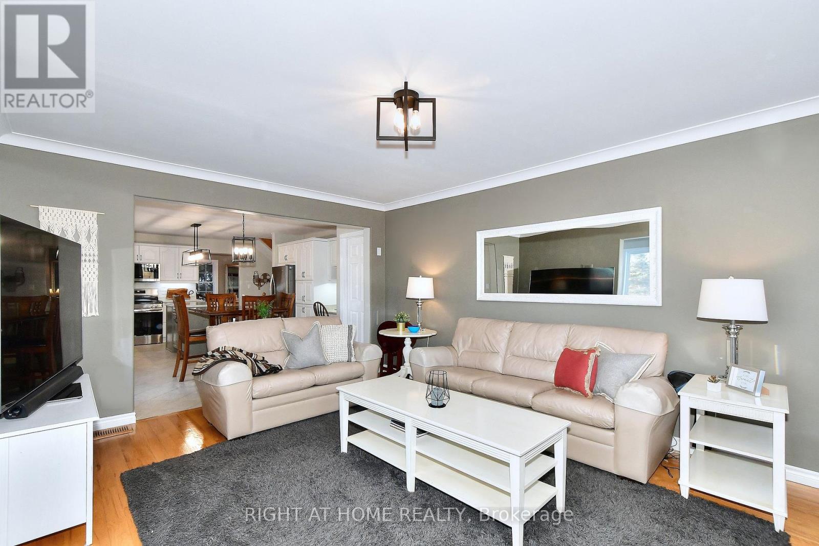 599 Maniece Avenue, Peterborough (Ashburnham Ward 4), Ontario  K9L 0C1 - Photo 17 - X12958266