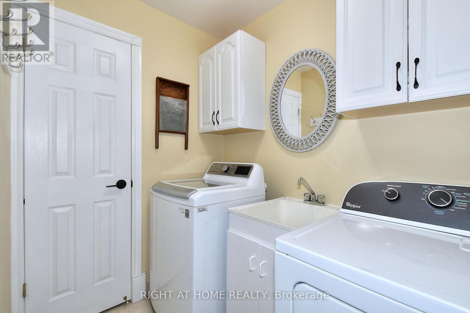 599 Maniece Avenue, Peterborough (Ashburnham Ward 4), Ontario  K9L 0C1 - Photo 27 - X12958266