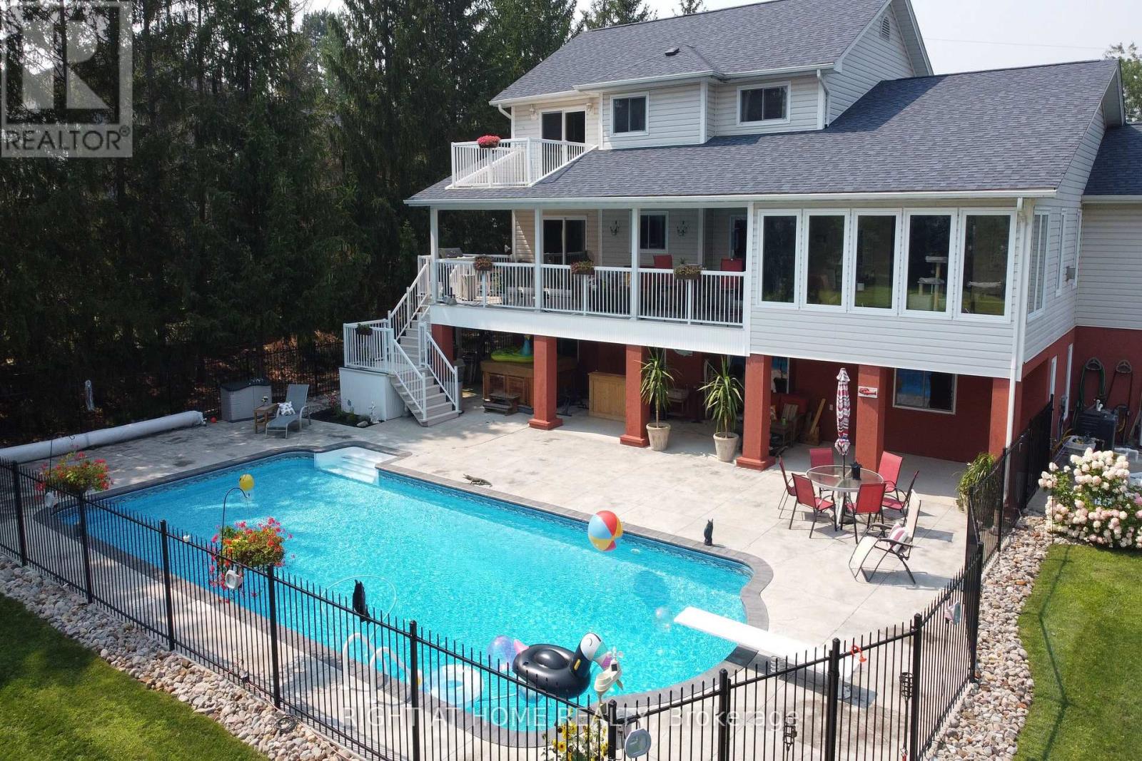 599 Maniece Avenue, Peterborough (Ashburnham Ward 4), Ontario  K9L 0C1 - Photo 46 - X12958266