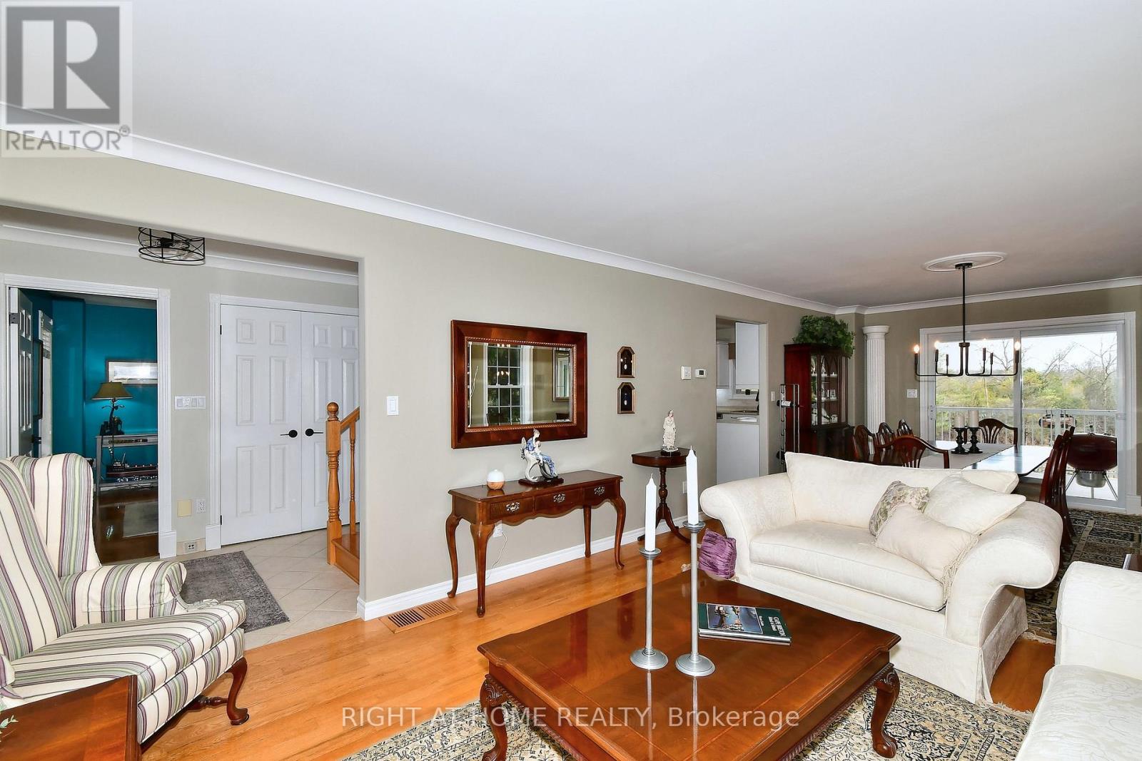 599 Maniece Avenue, Peterborough (Ashburnham Ward 4), Ontario  K9L 0C1 - Photo 8 - X12958266