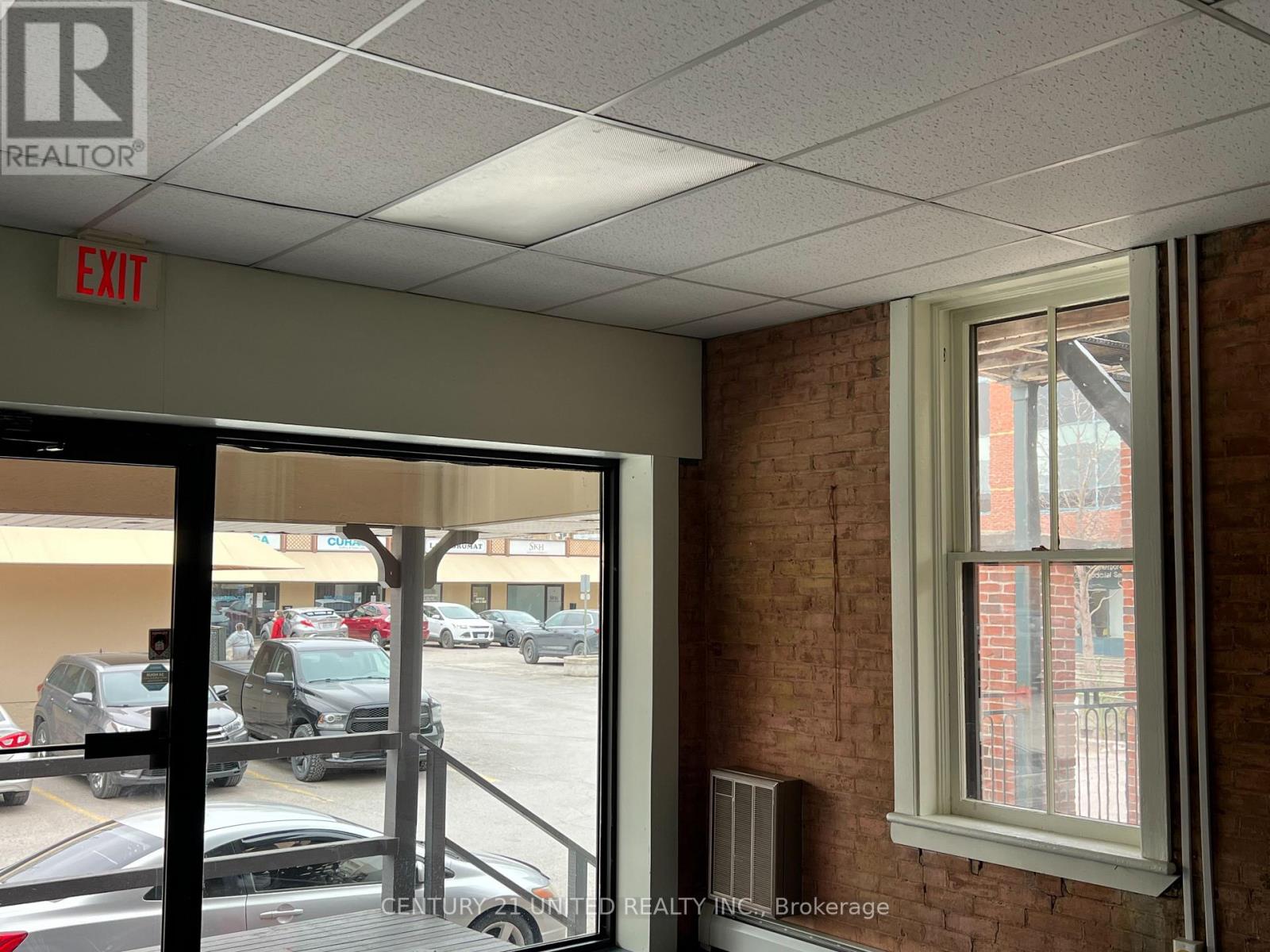 K - 190 Charlotte Street, Peterborough (Town Ward 3), Ontario  K9J 2T8 - Photo 4 - X12959386