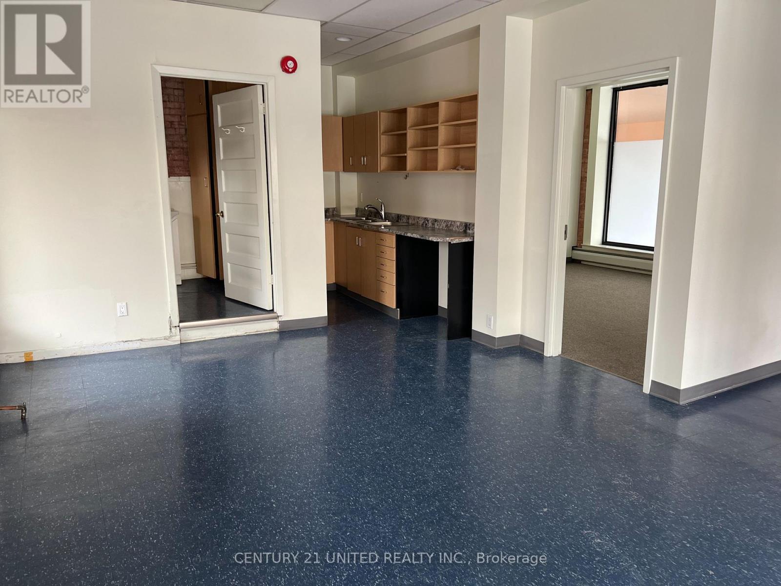 K - 190 Charlotte Street, Peterborough (Town Ward 3), Ontario  K9J 2T8 - Photo 6 - X12959386