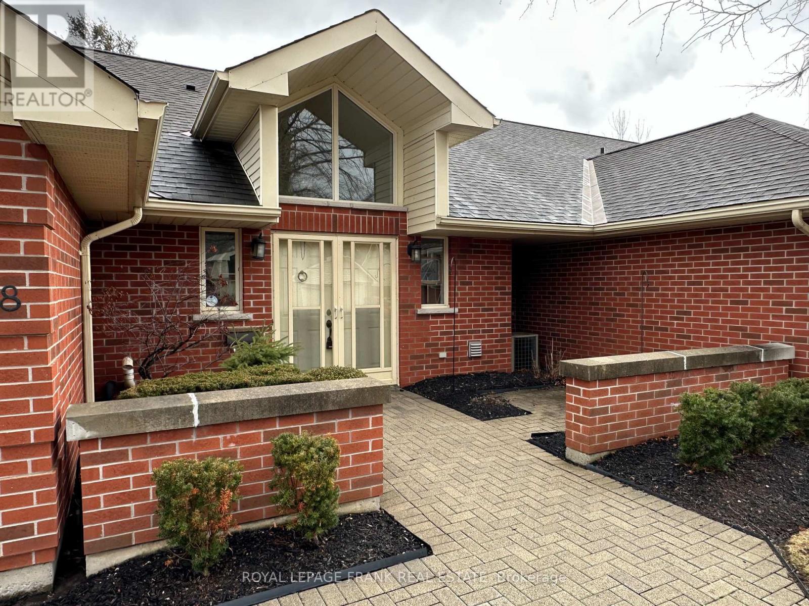 8 - 1121 Armour Road, Peterborough (Ashburnham Ward 4), Ontario  K9H 7N8 - Photo 3 - X12960842