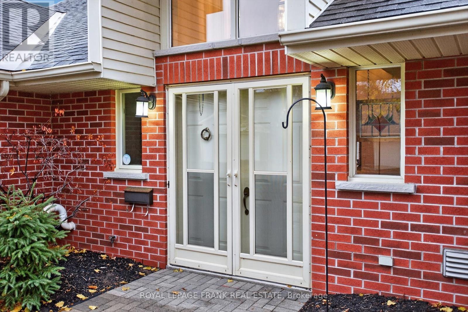 8 - 1121 Armour Road, Peterborough (Ashburnham Ward 4), Ontario  K9H 7N8 - Photo 5 - X12960842