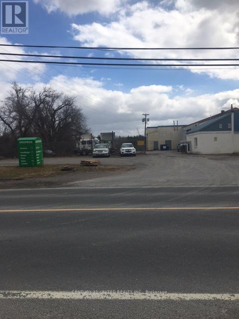 A - 437 Parkhill Road E, Peterborough (Ashburnham Ward 4), Ontario  K9L 1C4 - Photo 4 - X12961272