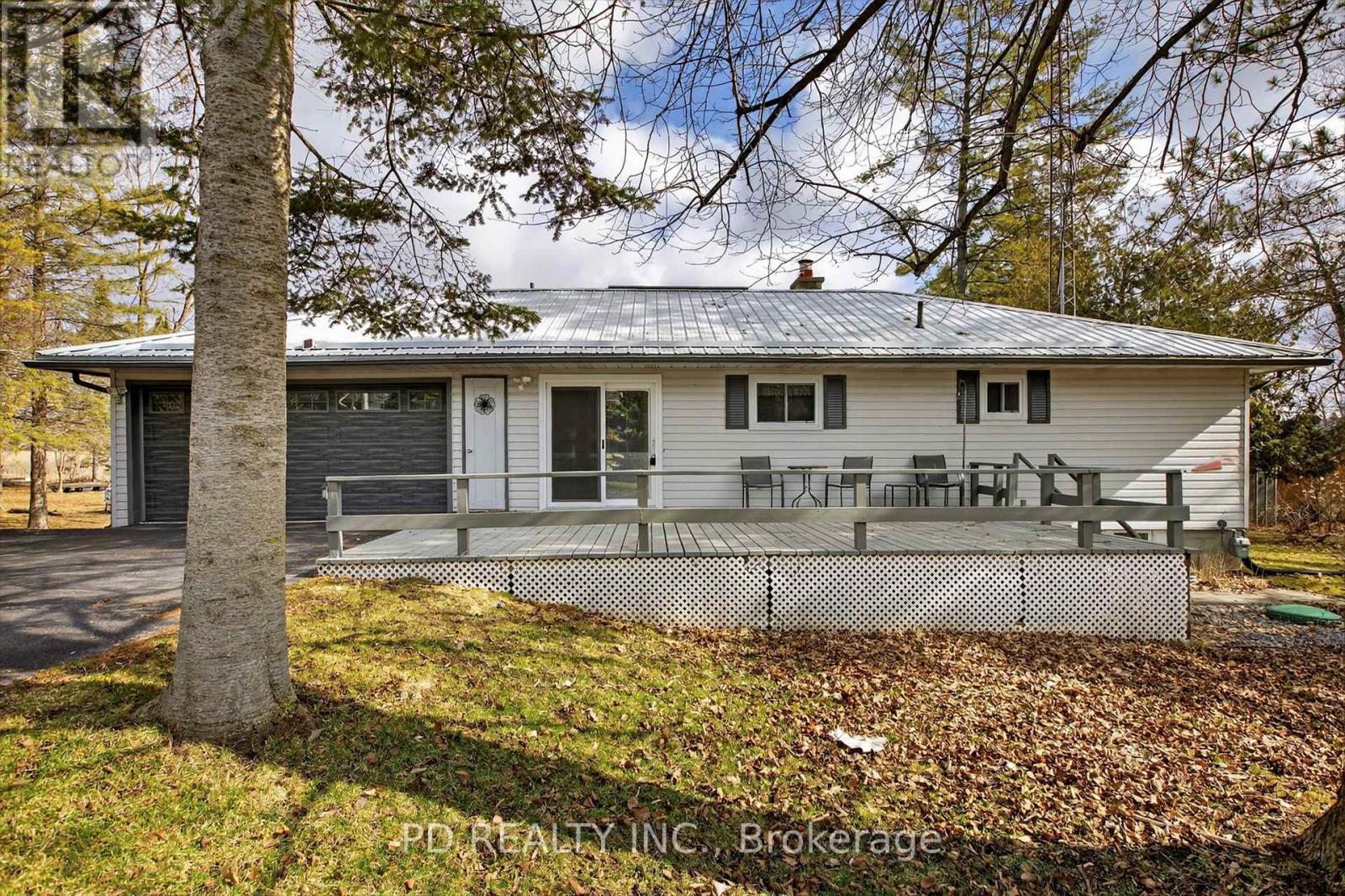 200 Charlore Park Drive, Kawartha Lakes (Omemee), Ontario  K0L 2W0 - Photo 2 - X12962642