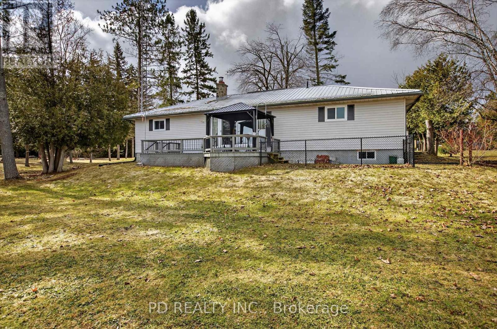 200 Charlore Park Drive, Kawartha Lakes (Omemee), Ontario  K0L 2W0 - Photo 44 - X12962642