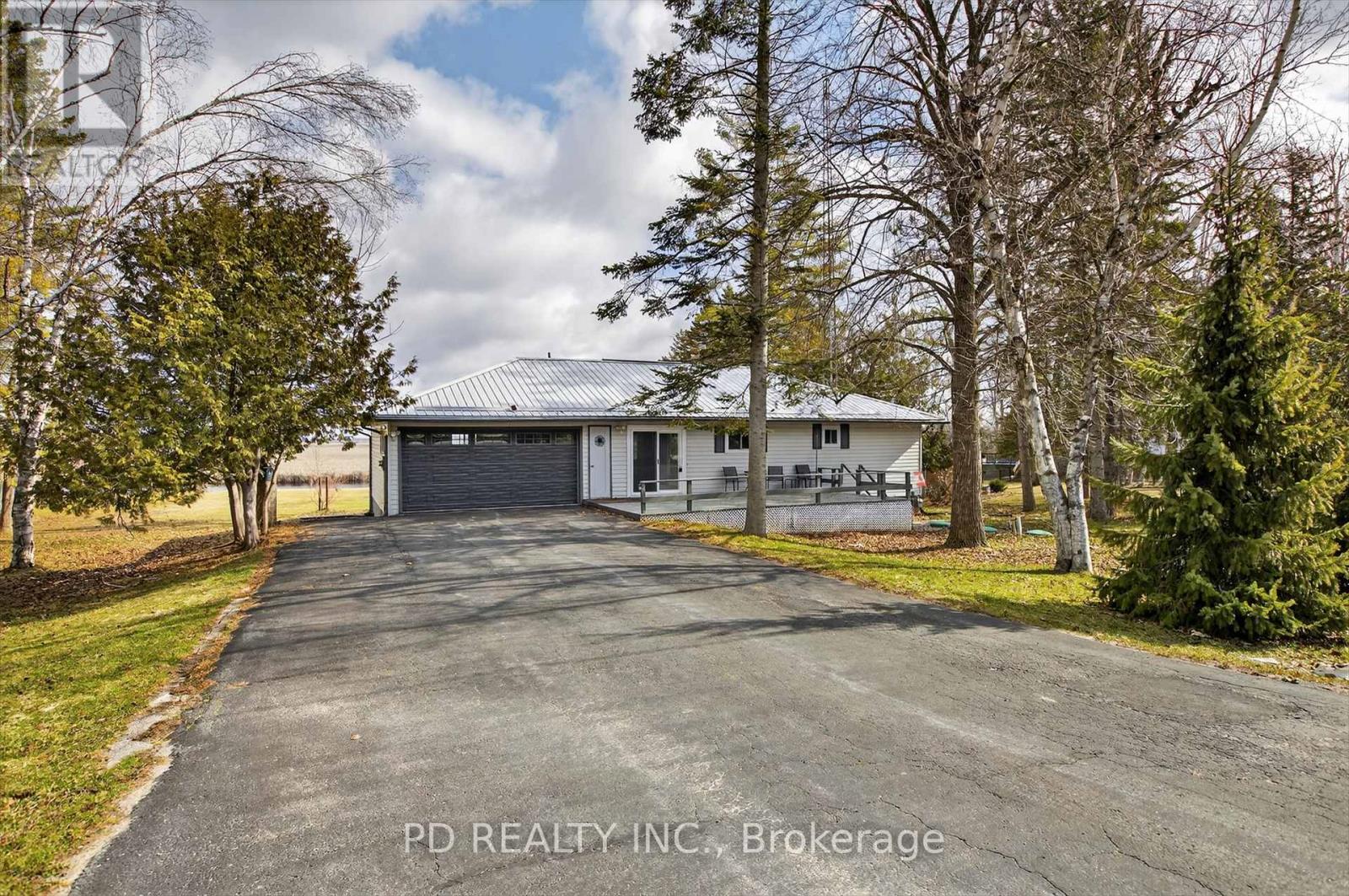 200 Charlore Park Drive, Kawartha Lakes (Omemee), Ontario  K0L 2W0 - Photo 5 - X12962642