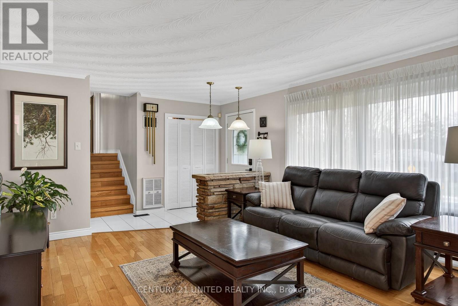 59 Kawartha Hts Boulevard, Peterborough (Monaghan Ward 2), Ontario  K9J 1N5 - Photo 11 - X12963356