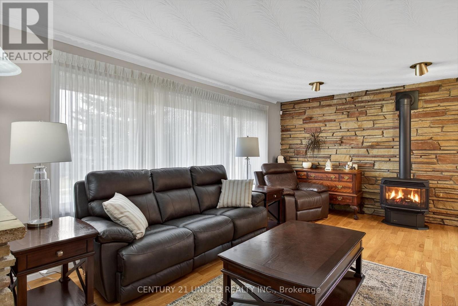 59 Kawartha Hts Boulevard, Peterborough (Monaghan Ward 2), Ontario  K9J 1N5 - Photo 2 - X12963356