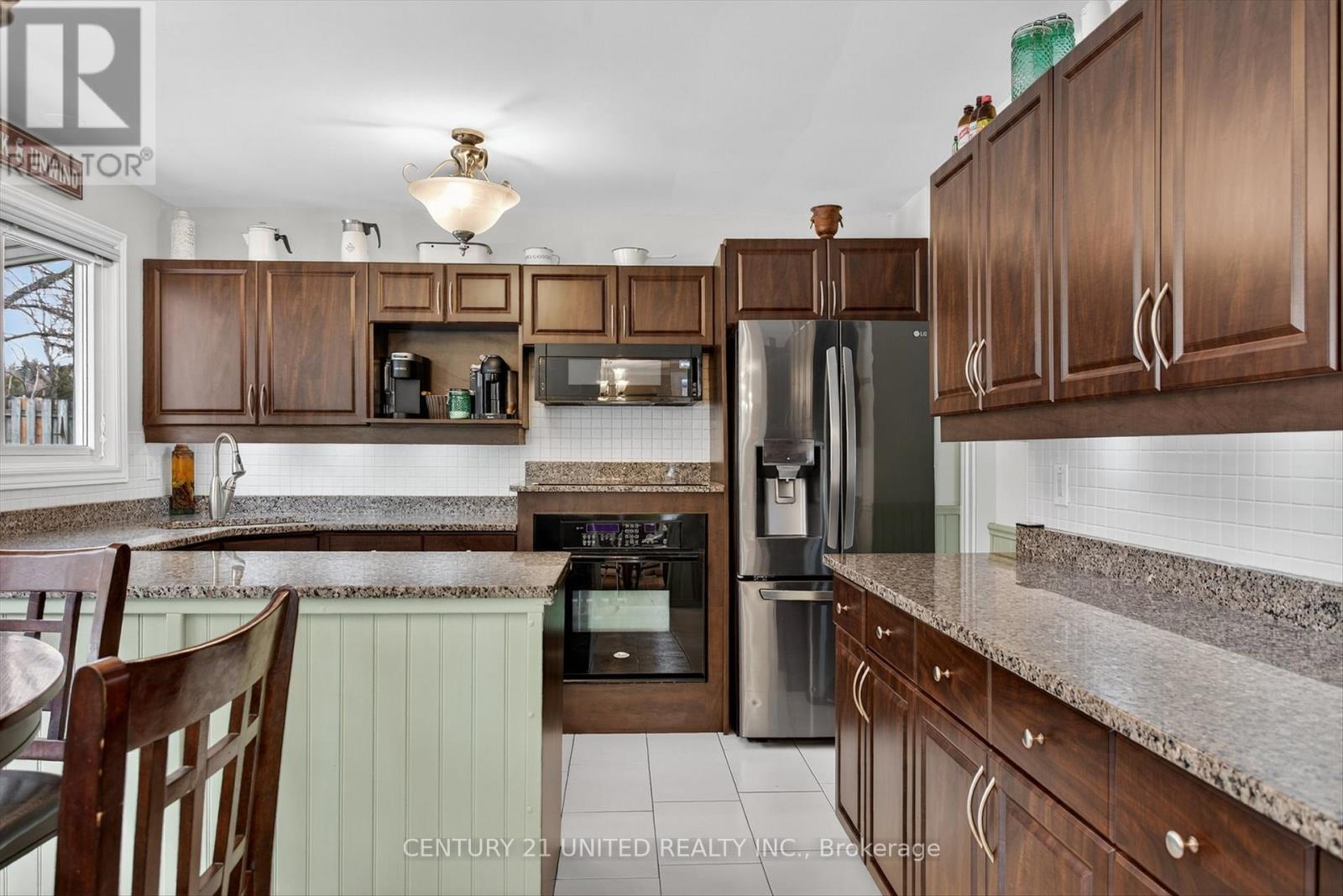 59 Kawartha Hts Boulevard, Peterborough (Monaghan Ward 2), Ontario  K9J 1N5 - Photo 3 - X12963356