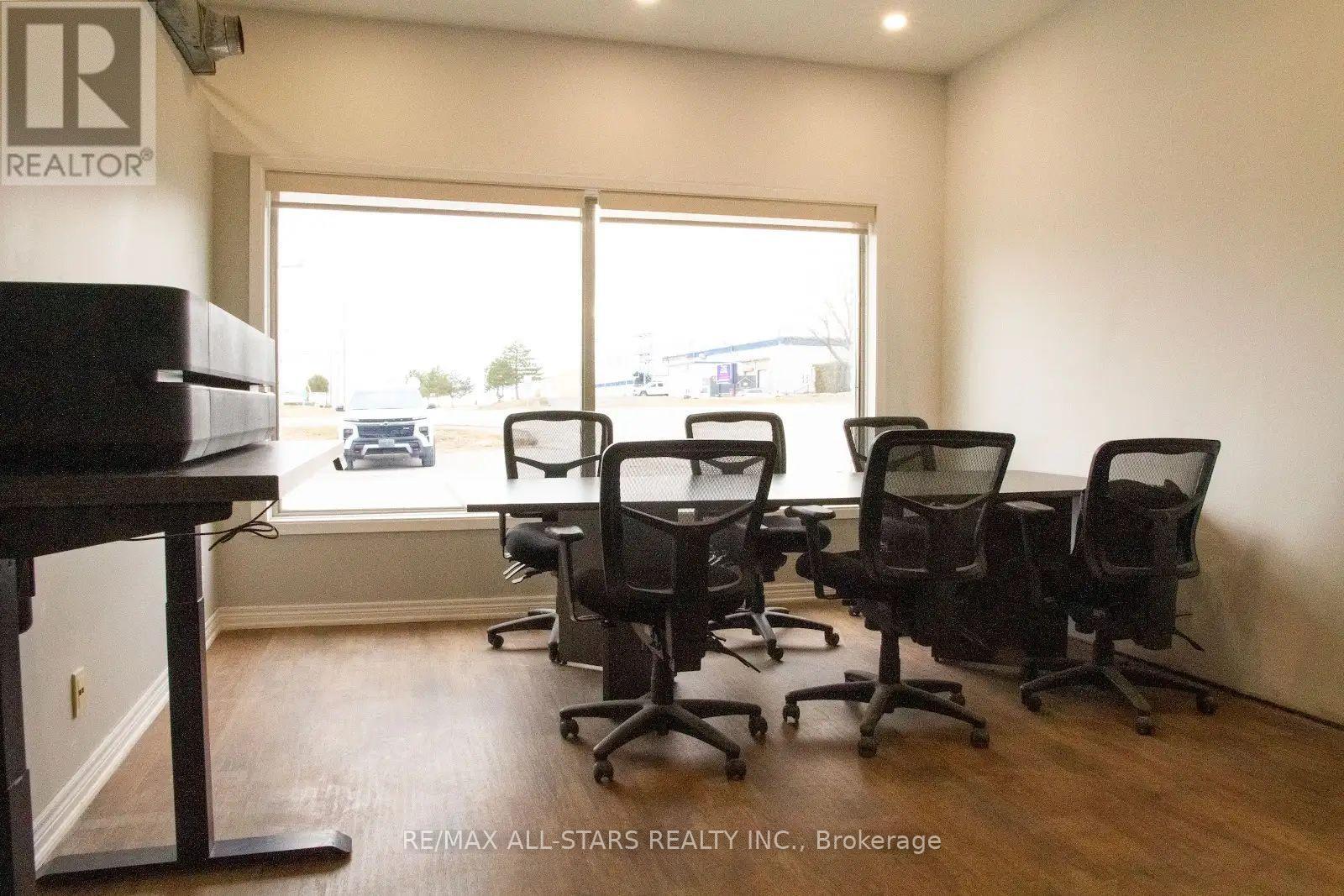 416 Kawartha Lakes County Rd 36, Kawartha Lakes (Lindsay), Ontario  K9V 4R3 - Photo 2 - X12963510