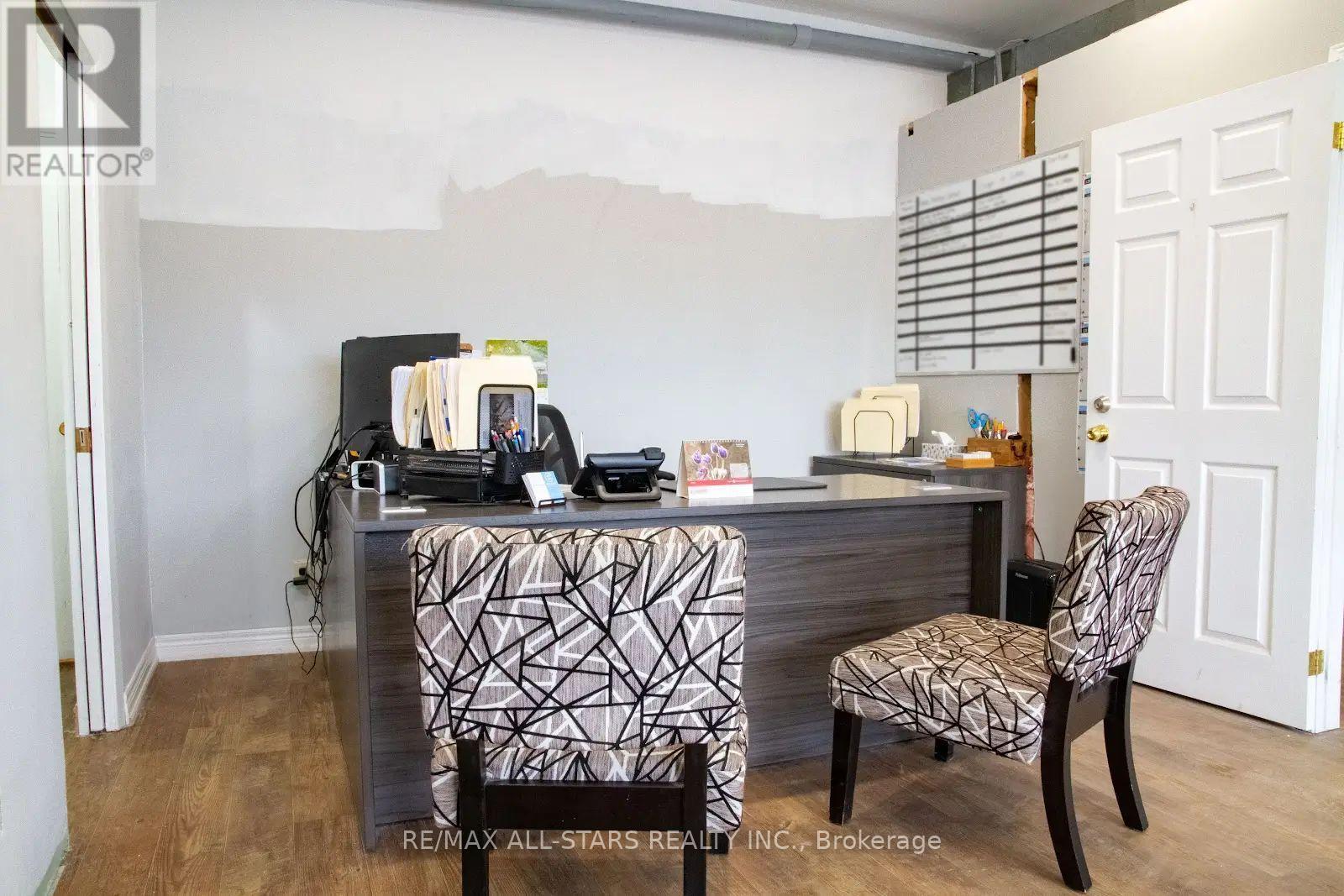 416 Kawartha Lakes County Rd 36, Kawartha Lakes (Lindsay), Ontario  K9V 4R3 - Photo 4 - X12963510