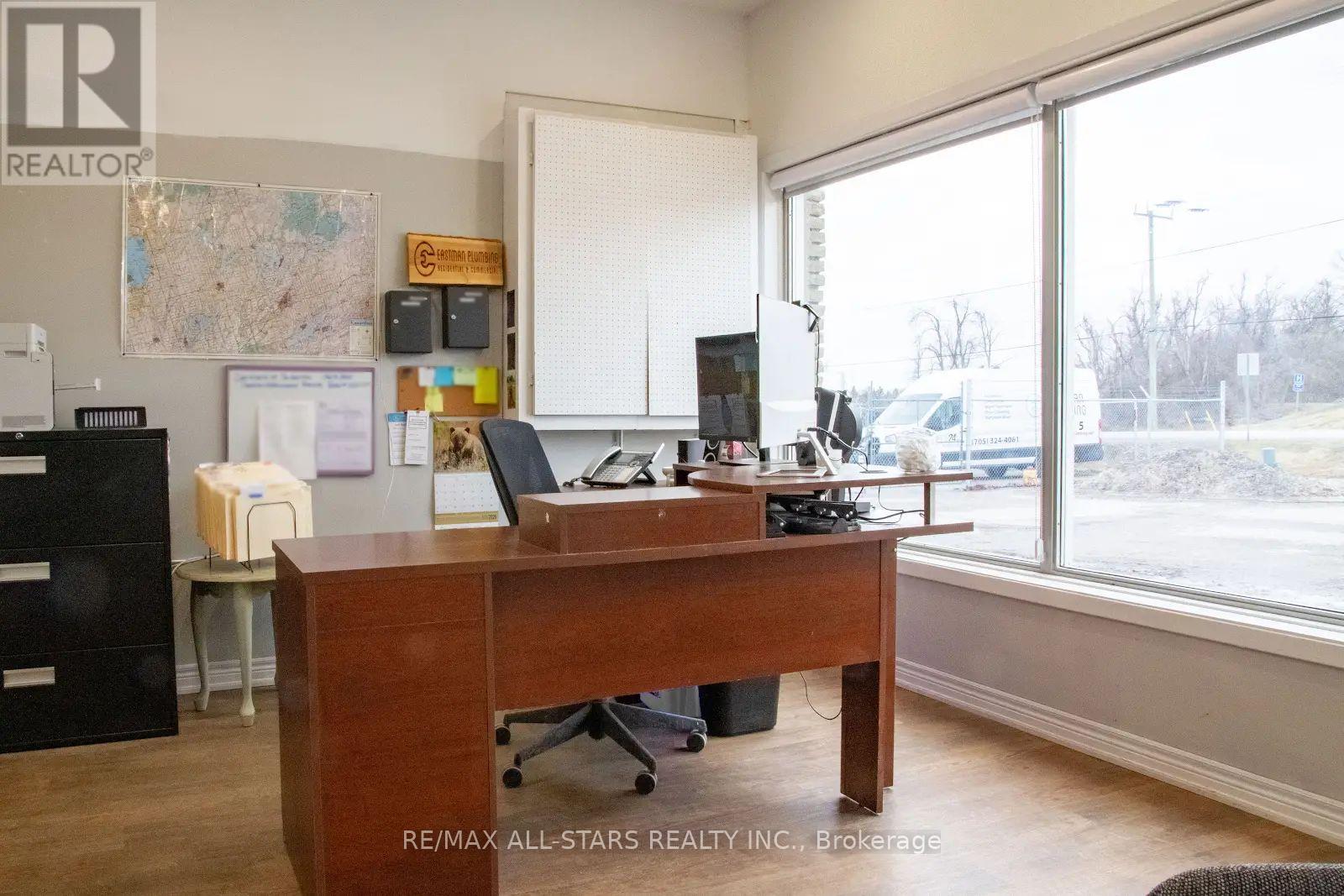 416 Kawartha Lakes County Rd 36, Kawartha Lakes (Lindsay), Ontario  K9V 4R3 - Photo 6 - X12963510