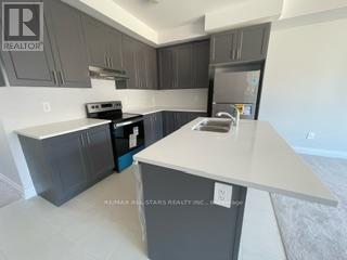 112 Corley Street, Kawartha Lakes (Lindsay), Ontario  K9V 6C2 - Photo 8 - X12963560