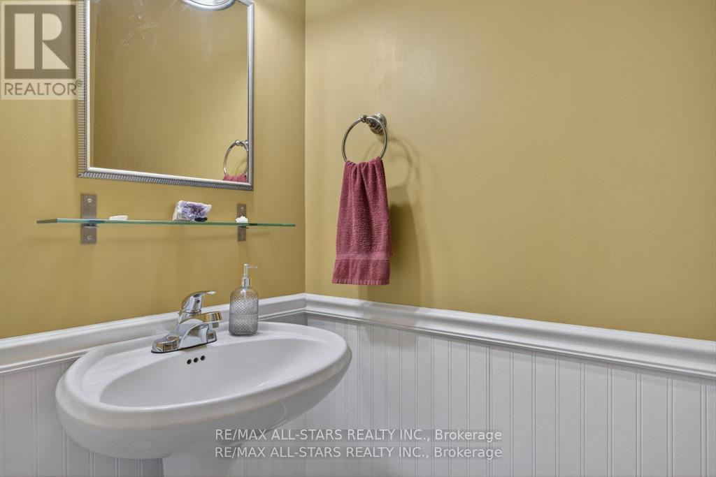 291 Angeline Street N, Kawartha Lakes (Lindsay), Ontario  K9V 0H2 - Photo 13 - X12963582