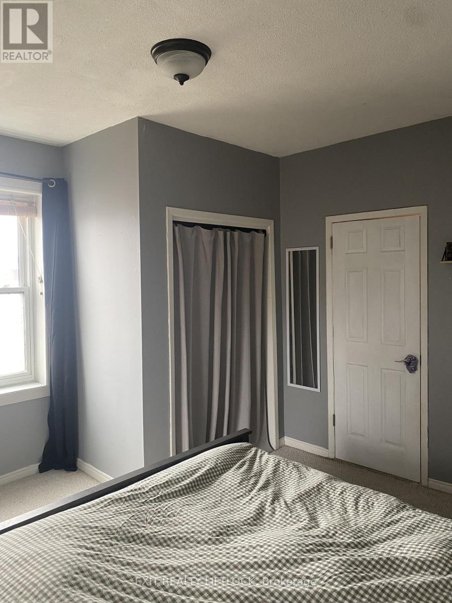 29 Hamilton Street, Kawartha Lakes (Lindsay), Ontario  K9V 3E4 - Photo 10 - X12964038