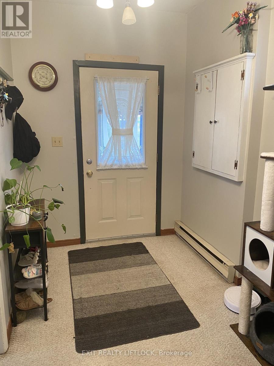 29 Hamilton Street, Kawartha Lakes (Lindsay), Ontario  K9V 3E4 - Photo 11 - X12964038