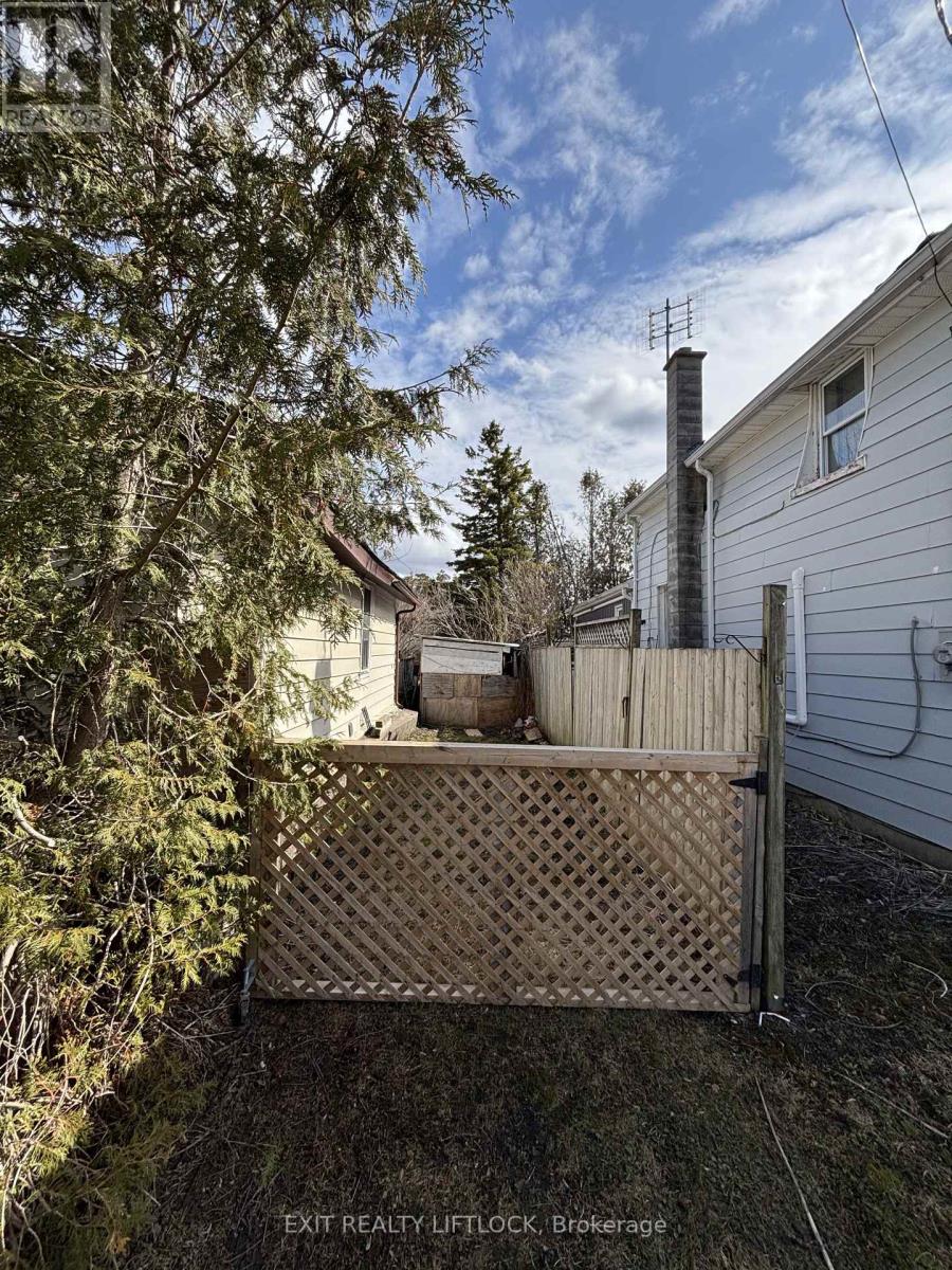 29 Hamilton Street, Kawartha Lakes (Lindsay), Ontario  K9V 3E4 - Photo 20 - X12964038