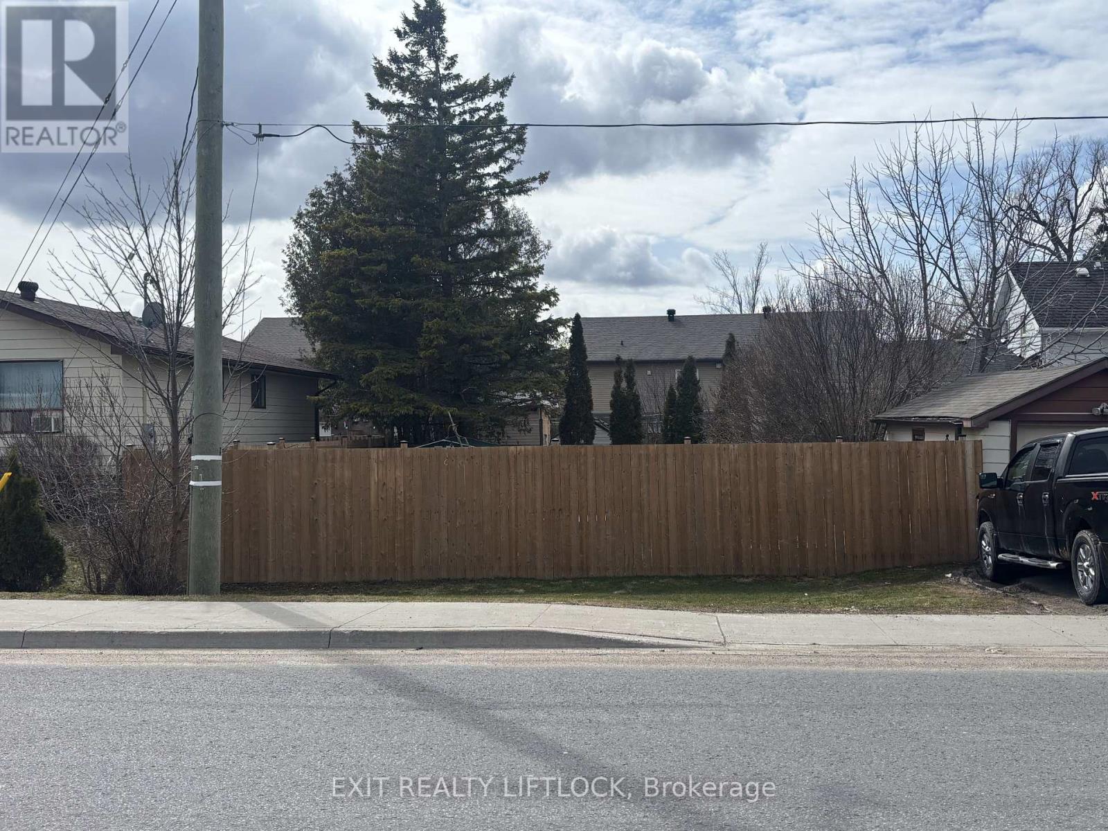 29 Hamilton Street, Kawartha Lakes (Lindsay), Ontario  K9V 3E4 - Photo 21 - X12964038