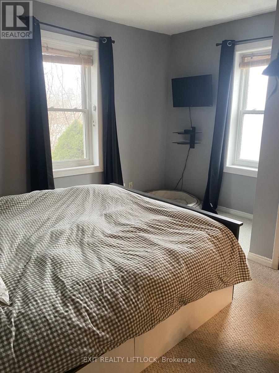 29 Hamilton Street, Kawartha Lakes (Lindsay), Ontario  K9V 3E4 - Photo 8 - X12964038