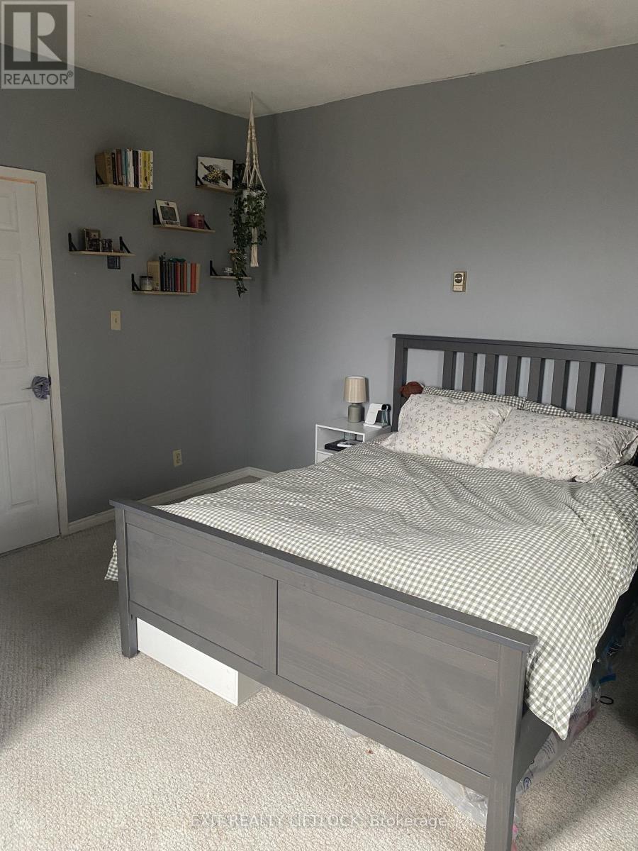 29 Hamilton Street, Kawartha Lakes (Lindsay), Ontario  K9V 3E4 - Photo 9 - X12964038