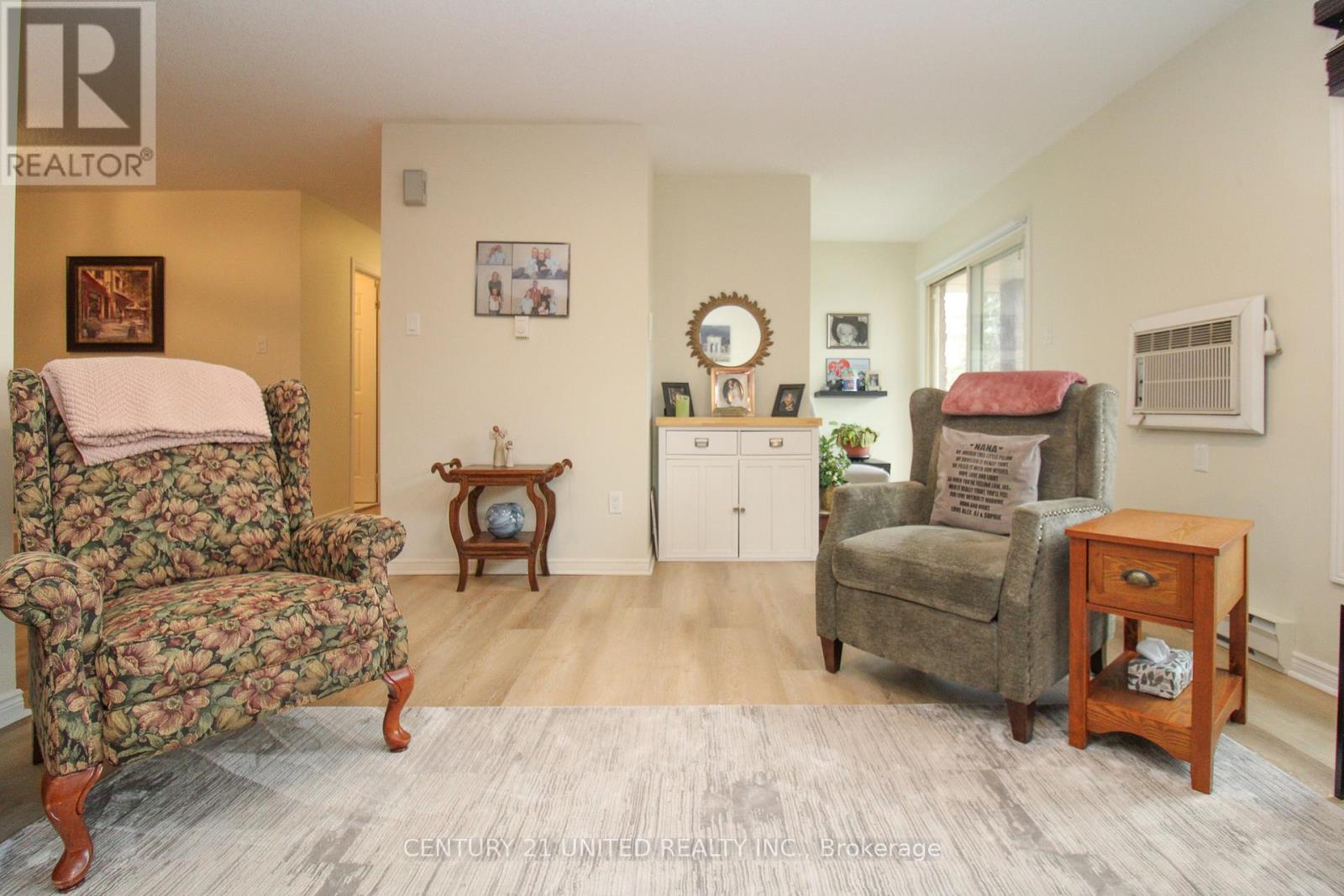 204 - 1110 Clonsilla Avenue, Peterborough (Otonabee Ward 1), Ontario  K9J 5Y5 - Photo 5 - X12964072