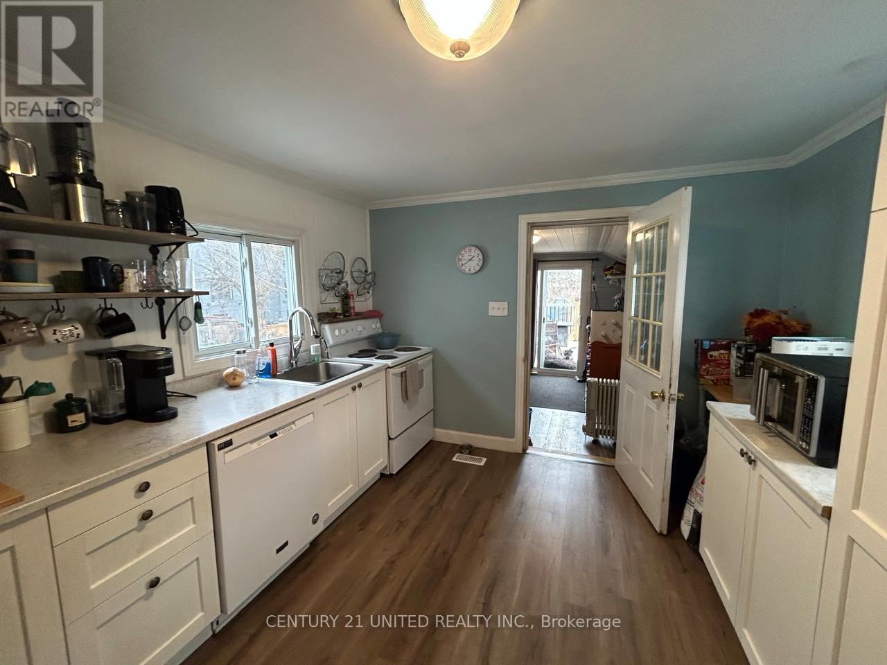 136 Robinson Street, Peterborough (Ashburnham Ward 4), Ontario  K9H 1G2 - Photo 11 - X12964242