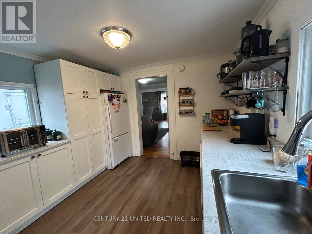 136 Robinson Street, Peterborough (Ashburnham Ward 4), Ontario  K9H 1G2 - Photo 13 - X12964242