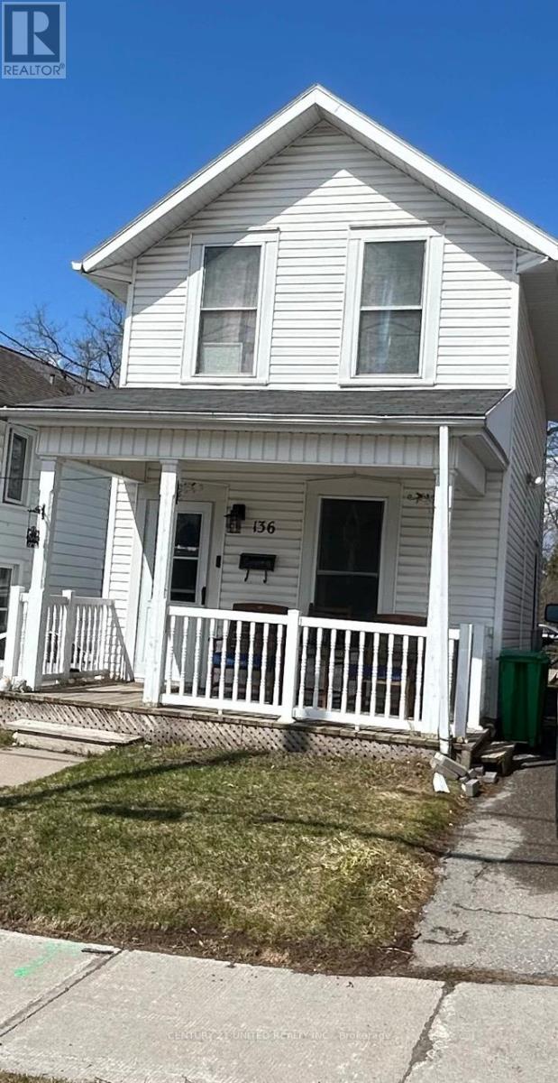 136 Robinson Street, Peterborough (Ashburnham Ward 4), Ontario  K9H 1G2 - Photo 2 - X12964242