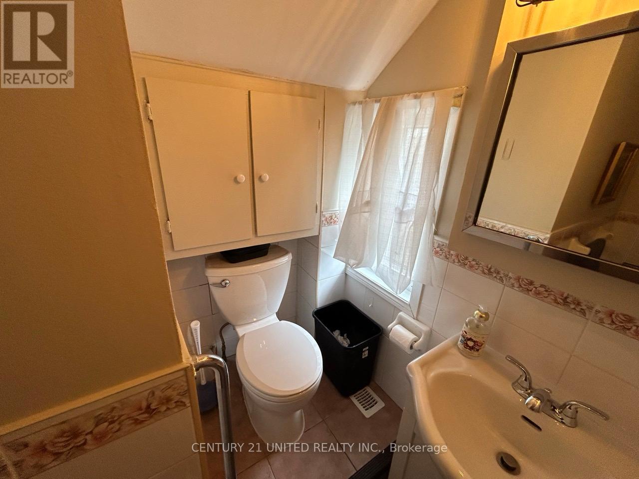 136 Robinson Street, Peterborough (Ashburnham Ward 4), Ontario  K9H 1G2 - Photo 21 - X12964242