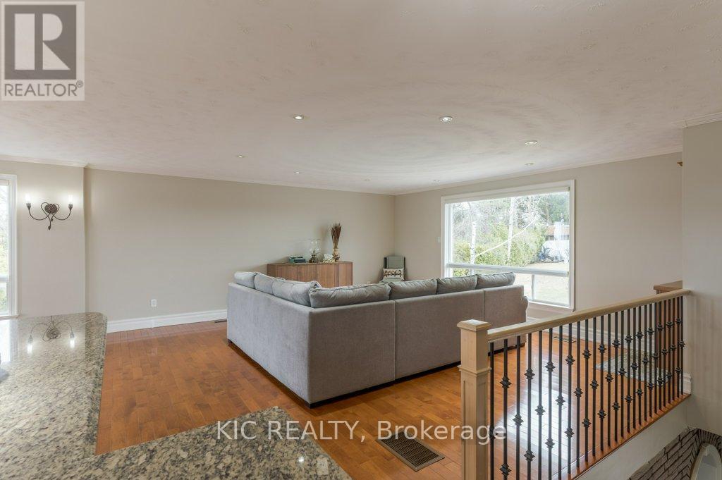 1247 Gail Park Drive, Selwyn, Ontario  K0L 1T0 - Photo 15 - X12964144