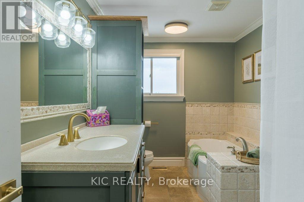 1247 Gail Park Drive, Selwyn, Ontario  K0L 1T0 - Photo 22 - X12964144