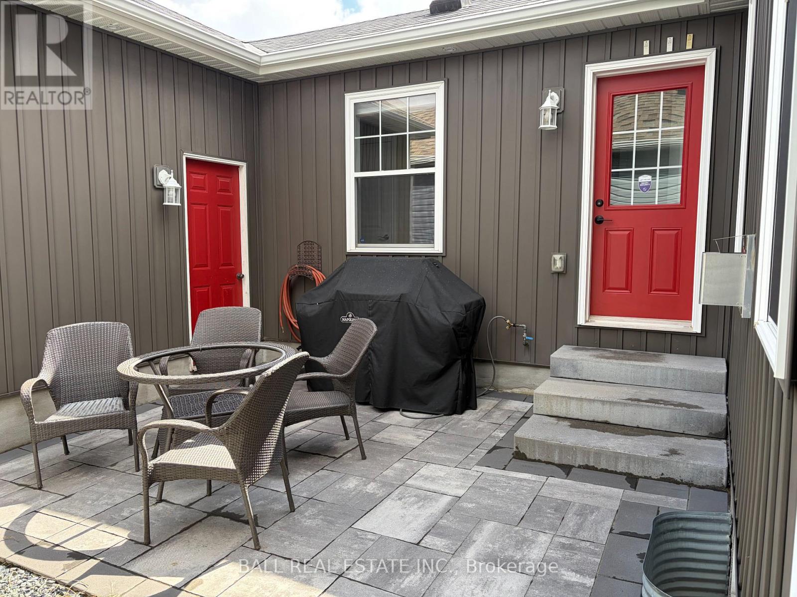 74 Flitton Avenue, Peterborough (Northcrest Ward 5), Ontario  K9H 0G5 - Photo 5 - X12964908