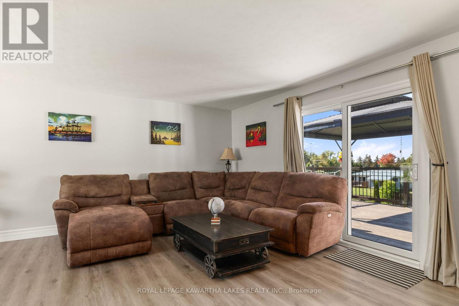 9 Buckhorn Road, Kawartha Lakes (Fenelon), Ontario  K9V 4R6 - Photo 10 - X12965088