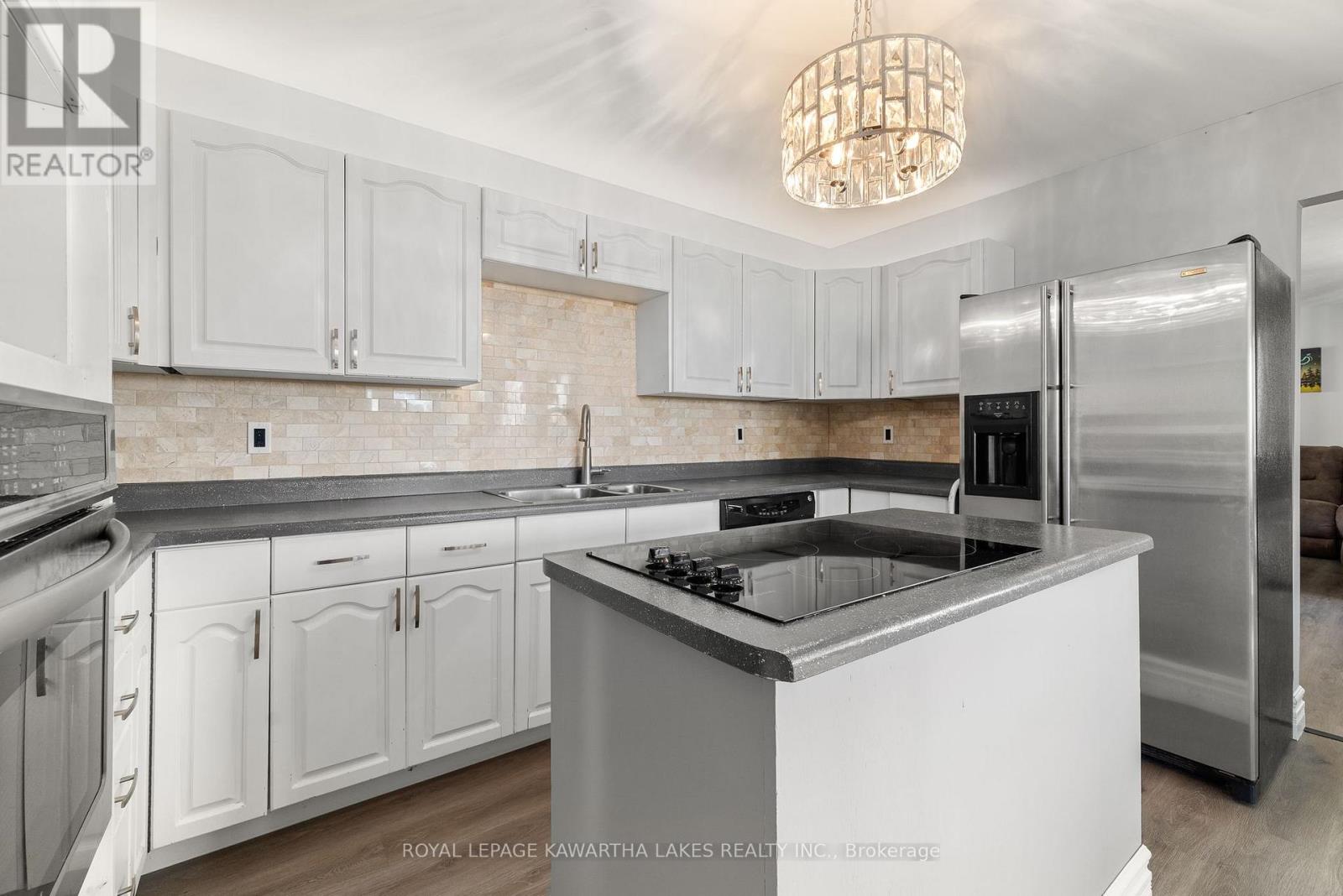 9 Buckhorn Road, Kawartha Lakes (Fenelon), Ontario  K9V 4R6 - Photo 13 - X12965088