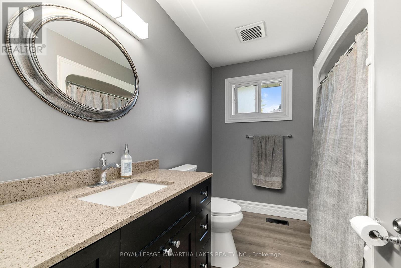 9 Buckhorn Road, Kawartha Lakes (Fenelon), Ontario  K9V 4R6 - Photo 19 - X12965088