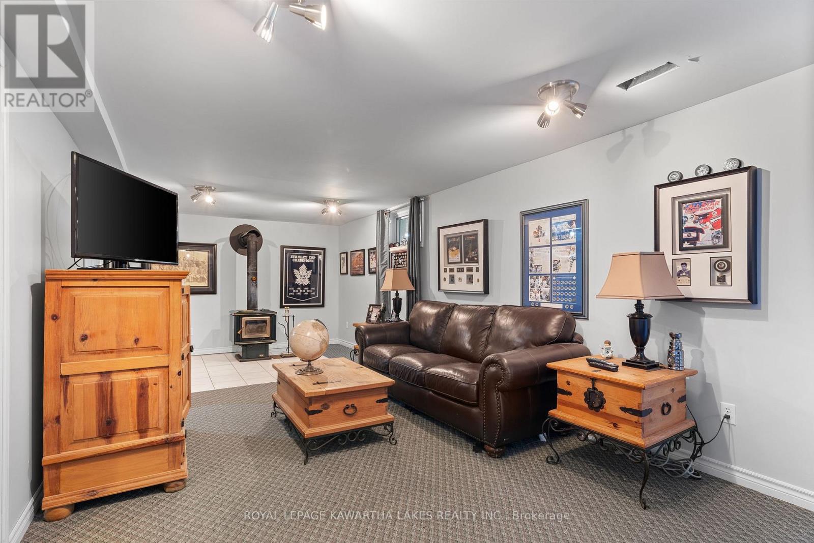 9 Buckhorn Road, Kawartha Lakes (Fenelon), Ontario  K9V 4R6 - Photo 23 - X12965088